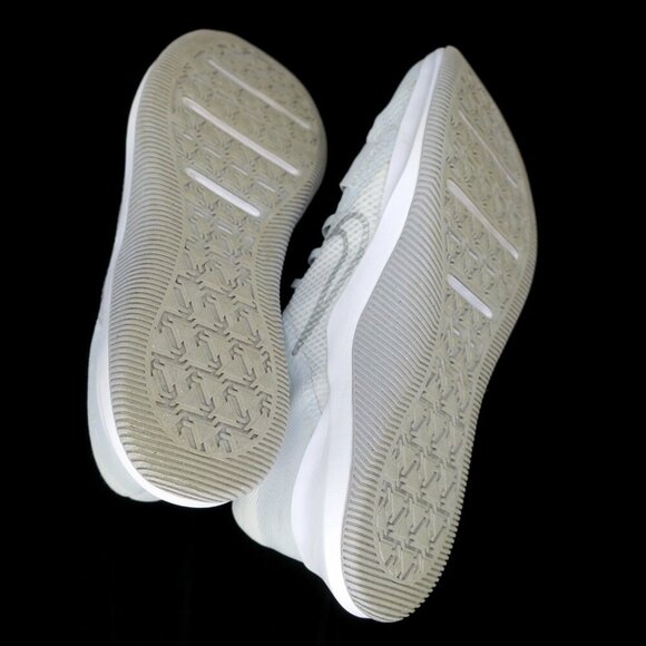 Nike MC Trainer 2 Running Sneakers DM0824-001 Pure Platinum Metallic Silver 9.5 - Picture 4 of 5